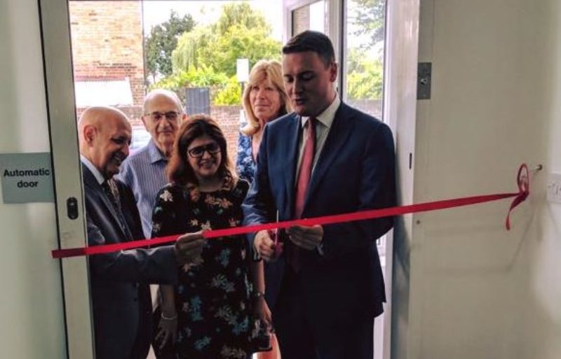Wes Streeting MP opens Gants Hill Medical Centre 